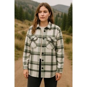 BlankNYC Women Shacket  L White Gray Plaid Oversized Granola Grunge Cozy Outdoor